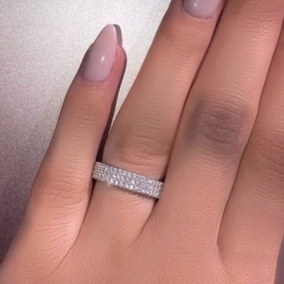 ❗️LAST CHABCE 9/30❗️STERLING SILVER CUBIC ZIRCONIA 3 ROW ETERNITY BAND - Picture 6 of 10